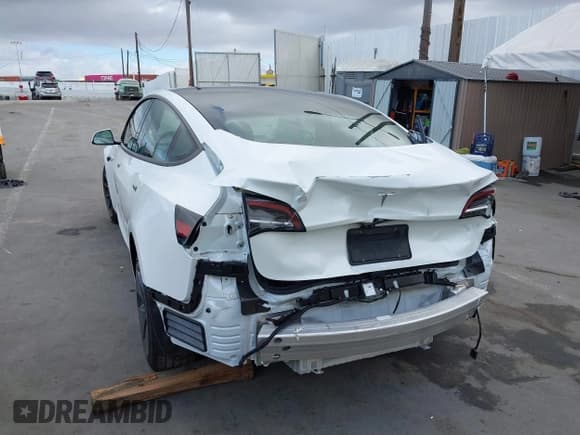 ✅ 2022 Tesla Model 3 • VIN: 5YJ3E1EA8NF245112 • Лот: 43372724. Опубликован ранее на IAAI с пробегом 27 724 миль. Бесплатный доступ к архиву аукционных продаж из США и подробный отчёт об истории автомобиля на DreamBid. Изображение 6.