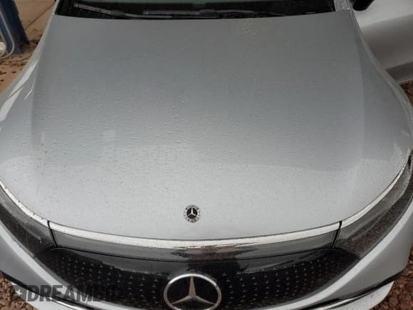 ✅ 2024 Mercedes-Benz EQS 450 • VIN: W1KCG2EB9RA046776 • Lot: 49003545. Listed on Copart with 3,277 mi. Free auction sales archive from the USA and detailed vehicle history report at DreamBid. Image 11.