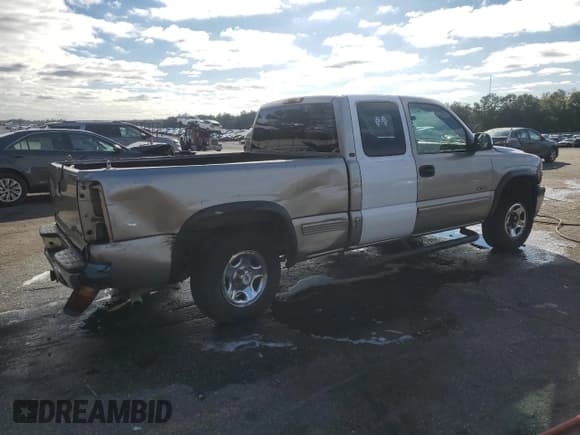 ✅ 2000 Chevrolet Silverado 1500 • VIN: 2GCEC19W3Y1334095 • Лот: 41530595. Опубликован ранее на Copart с пробегом 254 054 миль. Бесплатный доступ к архиву аукционных продаж из США и подробный отчёт об истории автомобиля на DreamBid. Изображение 3.