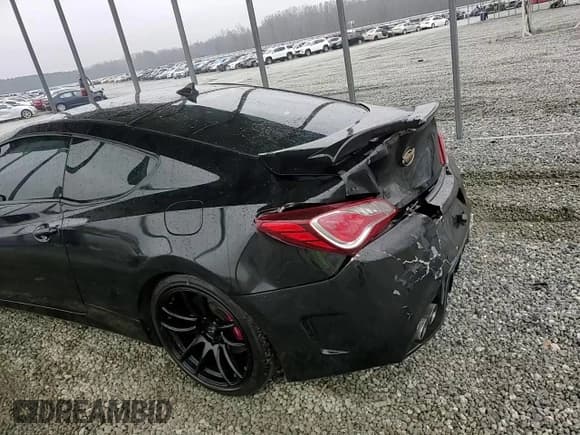 ✅ 2013 Hyundai Genesis Coupe R-Spec • VIN: KMHHU6KJ4DU086486 • Lot: 42646415. Wystawiony na Copart z przebiegiem 91 288 mil. Bezpłatny archiwum sprzedaży aukcyjnych z USA i szczegółowy raport historii pojazdu na DreamBid. Zdjęcie 11.