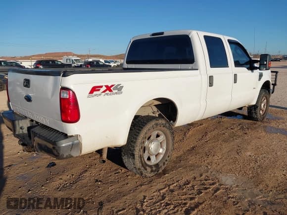 ✅ 2010 Ford F-250 XL • VIN: 1FTSW2B57AEB10561 • Лот: 41507930. Опубликован ранее на IAAI с пробегом 290 173 миль. Бесплатный доступ к архиву аукционных продаж из США и подробный отчёт об истории автомобиля на DreamBid. Изображение 4.