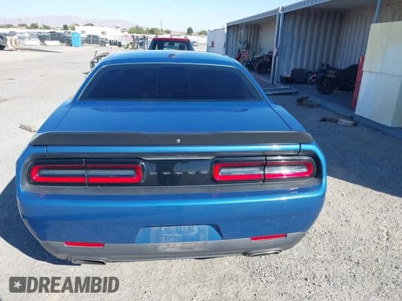 ✅ 2020 Dodge Challenger SXT • VIN: 2C3CDZAG6LH173799 • Lot: 43418277. Wystawiony na IAAI z przebiegiem 76 833 mil. Bezpłatny archiwum sprzedaży aukcyjnych z USA i szczegółowy raport historii pojazdu na DreamBid. Zdjęcie 17.
