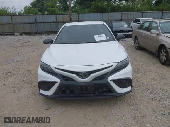 2022 Toyota Camry SE with VIN 4T1G11BK6NU051837, listed as a IAAI auction lot 42691924 with 105,238 mi miles and . Bid and sale history available at DreamBid. Image 13.