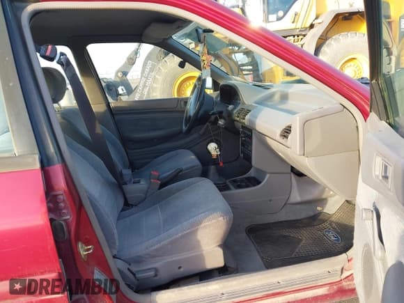 ✅ 1994 Ford Escort • VIN: 3FARP15J0RR129143 • Лот: 43846392. Опубликован ранее на IAAI с пробегом 410 942 миль. Бесплатный доступ к архиву аукционных продаж из США и подробный отчёт об истории автомобиля на DreamBid. Изображение 5.