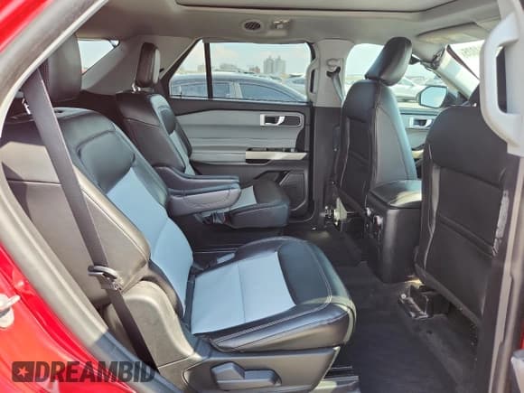 ✅ 2022 Ford Explorer XLT • VIN: 1FMSK7DH0NGA08895 • Lot: 80514805. Wystawiony na Copart z przebiegiem 149 549 mil. Bezpłatny archiwum sprzedaży aukcyjnych z USA i szczegółowy raport historii pojazdu na DreamBid. Zdjęcie 11.