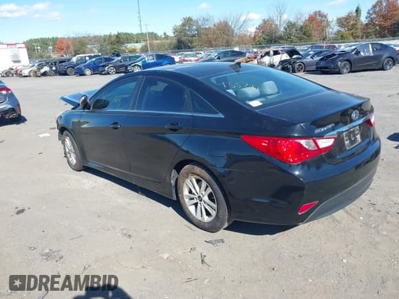 ✅ 2014 Hyundai Sonata GLS • VIN: 5NPEB4AC2EH926510 • Lot: 43521608. Wystawiony na IAAI z przebiegiem 83 018 mil. Bezpłatny archiwum sprzedaży aukcyjnych z USA i szczegółowy raport historii pojazdu na DreamBid. Zdjęcie 3.
