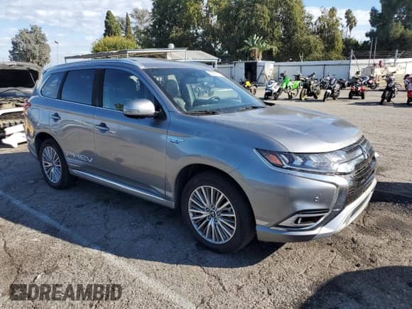 2019 Mitsubishi Outlander SEL with VIN JA4J24A54KZ036413, listed as a Copart auction lot 82326215 with 184,202 mi miles and Clean title. Bid and sale history available at DreamBid. Image 4.