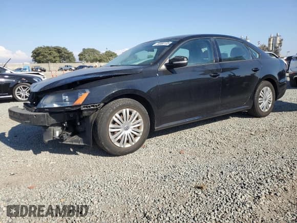 ✅ 2014 Volkswagen Passat S • VIN: 1VWAS7A34EC103585 • Lot: 70380135. Wystawiony na Copart z przebiegiem 122 892 mil. Bezpłatny archiwum sprzedaży aukcyjnych z USA i szczegółowy raport historii pojazdu na DreamBid. Zdjęcie 1.