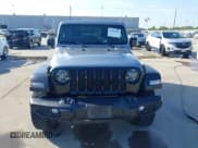 ✅ 2021 Jeep Wrangler Islander • VIN: 1C4GJXAN8MW601514 • Lot: 43403702. Wystawiony na IAAI z przebiegiem 41 567 mil. Bezpłatny archiwum sprzedaży aukcyjnych z USA i szczegółowy raport historii pojazdu na DreamBid. Zdjęcie 13.
