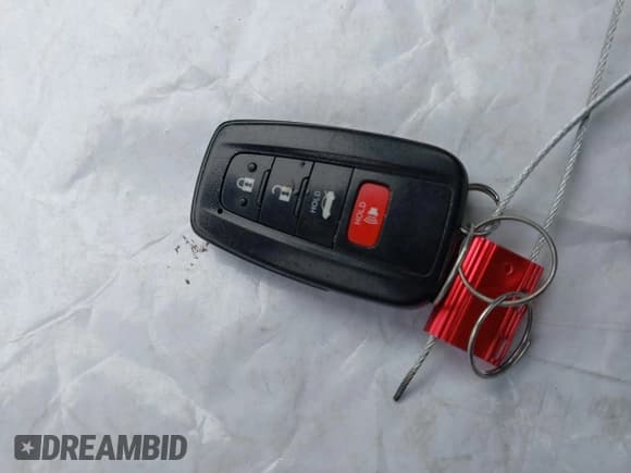 ✅ 2020 Toyota Camry Hybrid LE • VIN: 4T1C31AK4LU518924 • Lot: 43100533. Listed on IAAI with 137,023 mi. Free auction sales archive from the USA and detailed vehicle history report at DreamBid. Image 11.