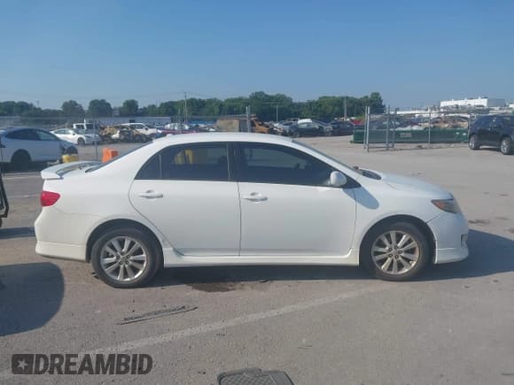✅ 2010 Toyota Corolla LE • VIN: 1NXBU4EE4AZ232857 • Lot: 42976431. Listed on IAAI with 178,501 mi. Free auction sales archive from the USA and detailed vehicle history report at DreamBid. Image 14.