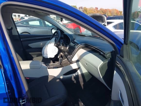 ✅ 2022 Hyundai Tucson SE • VIN: 5NMJA3AE0NH007471 • Lot: 43619379. Listed on IAAI with 64,785 mi. Free auction sales archive from the USA and detailed vehicle history report at DreamBid. Image 5.