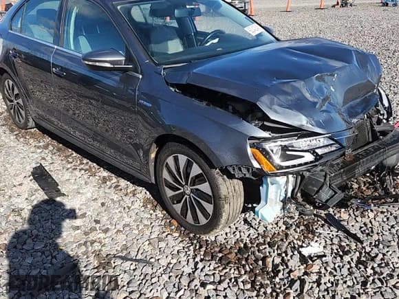 ✅ 2013 Volkswagen Jetta Hybrid • VIN: 3VW637AJ1DM289620 • Lot: 92242245. Listed on Copart with 131,029 mi. Free auction sales archive from the USA and detailed vehicle history report at DreamBid. Image 14.