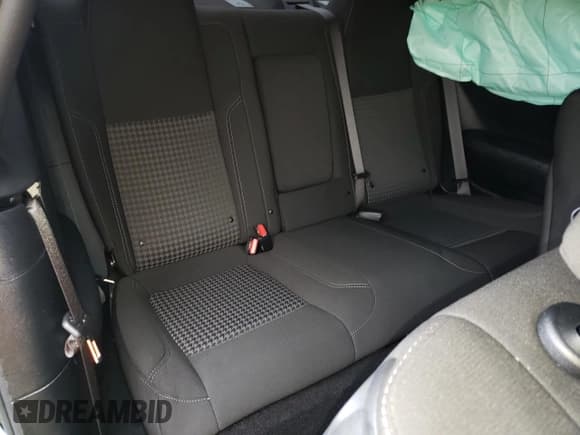 ✅ 2022 Dodge Challenger SXT • VIN: 2C3CDZAG8NH182166 • Lot: 37033443. Wystawiony na Copart z przebiegiem 5 301 mil. Bezpłatny archiwum sprzedaży aukcyjnych z USA i szczegółowy raport historii pojazdu na DreamBid. Zdjęcie 10.