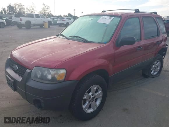 ✅ 2005 Ford Escape XLT • VIN: 1FMCU03105DA26924 • Lot: 43757177. Listed on IAAI with 198,875 mi. Free auction sales archive from the USA and detailed vehicle history report at DreamBid. Image 17.