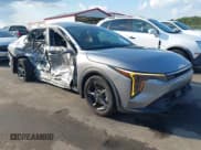 ✅ 2025 Kia K4 LXS • VIN: 3KPFT4DE0SE035761 • Lot: 43266565. Wystawiony na IAAI z przebiegiem 20 629 mil. Bezpłatny archiwum sprzedaży aukcyjnych z USA i szczegółowy raport historii pojazdu na DreamBid. Zdjęcie 1.