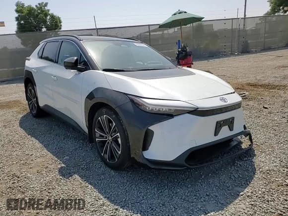 ✅ 2023 Toyota bZ4X XLE • VIN: JTMAAAAA1PA013505 • Лот: 68307945. Опубликован ранее на Copart с пробегом 22 614 миль. Бесплатный доступ к архиву аукционных продаж из США и подробный отчёт об истории автомобиля на DreamBid. Изображение 14.