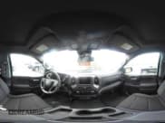 ✅ 2023 Chevrolet Silverado 1500 Custom • VIN: 3GCPABEK6PG159709 • Lot: 43142018. Wystawiony na IAAI z przebiegiem Nie podano. Bezpłatny archiwum sprzedaży aukcyjnych z USA i szczegółowy raport historii pojazdu na DreamBid. Zdjęcie 18.