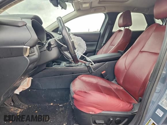 ✅ 2024 Mazda CX-30 S Carbon Edition • VIN: 3MVDMBCM9RM673863 • Lot: 94035615. Wystawiony na Copart z przebiegiem Nie podano. Bezpłatny archiwum sprzedaży aukcyjnych z USA i szczegółowy raport historii pojazdu na DreamBid. Zdjęcie 7.