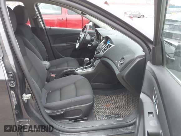 2014 Chevrolet Cruze 1LT с VIN 1G1PC5SB6E7218775, выставлен на аукционе IAAI как лот 43617246 с пробегом 53 723 миль миль и . История ставок и продаж доступна на DreamBid. Изображение 5.