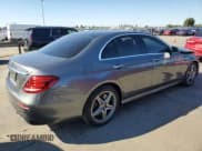 ✅ 2018 Mercedes-Benz E 400 • VIN: WDDZF6GB1JA377972 • Лот: 82543525. Опубликован ранее на Copart с пробегом 93 848 миль. Бесплатный доступ к архиву аукционных продаж из США и подробный отчёт об истории автомобиля на DreamBid. Изображение 3.