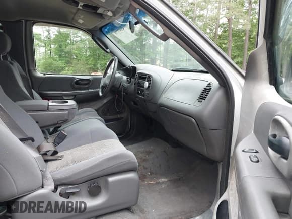 ✅ 2003 Ford F-150 XL • VIN: 1FTRX18W13NA55808 • Лот: 42197778. Опубликован ранее на IAAI с пробегом 223 816 миль. Бесплатный доступ к архиву аукционных продаж из США и подробный отчёт об истории автомобиля на DreamBid. Изображение 5.