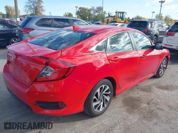 ✅ 2018 Honda Civic EX • VIN: 2HGFC2F75JH610072 • Лот: 43577352. Опубликован ранее на IAAI с пробегом 63 142 миль. Бесплатный доступ к архиву аукционных продаж из США и подробный отчёт об истории автомобиля на DreamBid. Изображение 4.