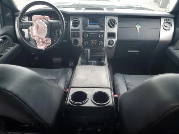 ✅ 2017 Ford Expedition XLT • VIN: 1FMJU1HT2HEA11699 • Lot: 60060475. Listed on Copart with 126,917 mi. Free auction sales archive from the USA and detailed vehicle history report at DreamBid. Image 8.