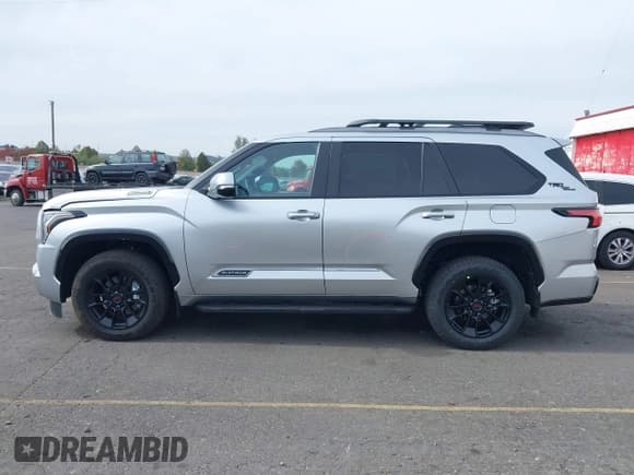 ✅ 2025 Toyota Sequoia TRD Pro • VIN: 7SVAAABA3SX057385 • Lot: 43418149. Listed on IAAI with 5,325 mi. Free auction sales archive from the USA and detailed vehicle history report at DreamBid. Image 14.
