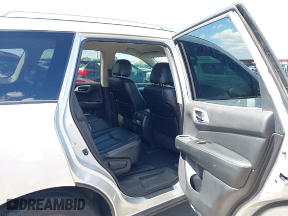 ✅ 2018 Nissan Pathfinder SL • VIN: 5N1DR2MMXJC611696 • Лот: 43211165. Опубликован ранее на IAAI с пробегом 74 015 миль. Бесплатный доступ к архиву аукционных продаж из США и подробный отчёт об истории автомобиля на DreamBid. Изображение 8.