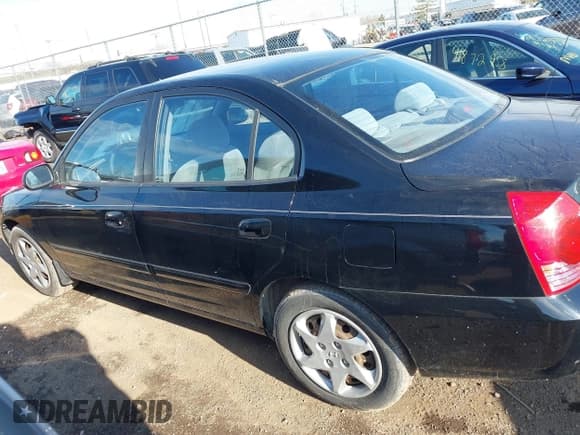 ✅ 2005 Hyundai Elantra GLS • VIN: KMHDN46D35U098621 • Lot: 41878916. Wystawiony na IAAI z przebiegiem 208 467 mil. Bezpłatny archiwum sprzedaży aukcyjnych z USA i szczegółowy raport historii pojazdu na DreamBid. Zdjęcie 14.