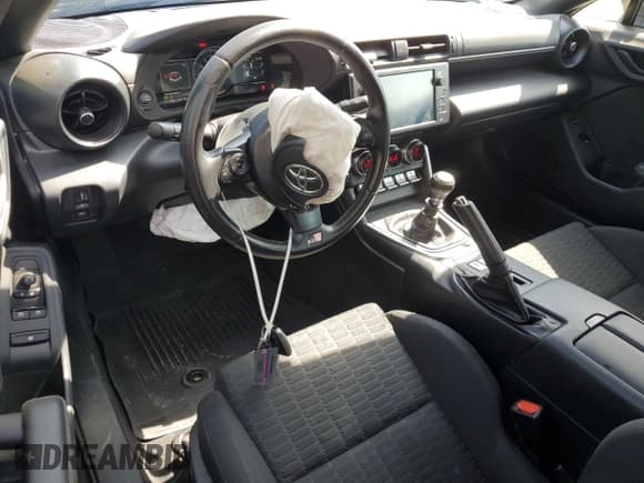 ✅ 2024 Toyota 86 • VIN: JF1ZNBB14R9752714 • Лот: 66498185. Опубликован ранее на Copart с пробегом 24 978 миль. Бесплатный доступ к архиву аукционных продаж из США и подробный отчёт об истории автомобиля на DreamBid. Изображение 8.