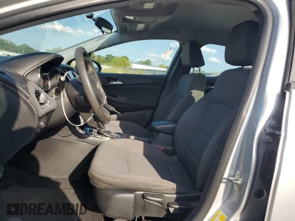 ✅ 2019 Chevrolet Cruze LS • VIN: 1G1BC5SM4K7112235 • Lot: 81421275. Listed on Copart with 153,570 mi. Free auction sales archive from the USA and detailed vehicle history report at DreamBid. Image 7.