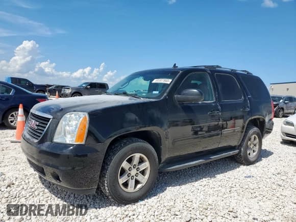 ✅ 2014 GMC Yukon SLT • VIN: 1GKS1CE09ER117616 • Lot: 68307865. Listed on Copart with 353,860 mi. Free auction sales archive from the USA and detailed vehicle history report at DreamBid. Image 1.