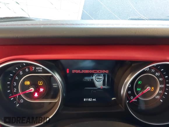 ✅ 2020 Jeep Wrangler Unlimited Rubicon • VIN: 1C4HJXFG6LW272549 • Lot: 43340916. Wystawiony na IAAI z przebiegiem 81 182 mil. Bezpłatny archiwum sprzedaży aukcyjnych z USA i szczegółowy raport historii pojazdu na DreamBid. Zdjęcie 7.