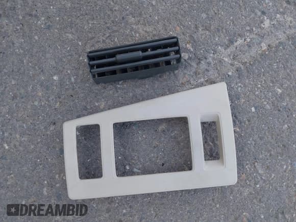 ✅ 1997 Cadillac Eldorado • VIN: 1G6EL12Y9VU611878 • Lot: 43130623. Wystawiony na IAAI z przebiegiem 73 335 mil. Bezpłatny archiwum sprzedaży aukcyjnych z USA i szczegółowy raport historii pojazdu na DreamBid. Zdjęcie 12.