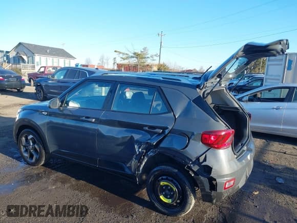✅ 2023 Hyundai Venue SEL • VIN: KMHRC8A38PU275586 • Lot: 41450472. Listed on IAAI with 11,355 mi. Free auction sales archive from the USA and detailed vehicle history report at DreamBid. Image 3.
