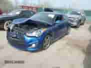 2015 Hyundai Veloster Turbo R-Spec z VIN KMHTC6AE1FU241628, wystawiony jako IAAI lot #42013008 z przebiegiem 110 357 mil mil oraz . Historia ofert i sprzedaży dostępna na DreamBid. Obrazek 2.
