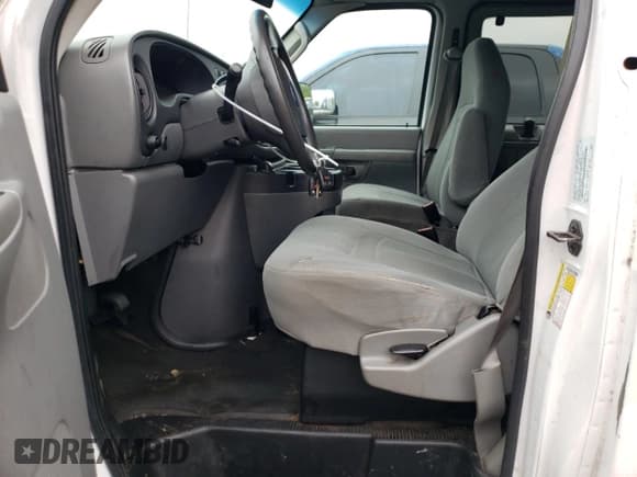✅ 2008 Ford Econoline Passenger XL • VIN: 1FBSS31L28DB19397 • Lot: 49433725. Listed on Copart with 166,217 mi. Free auction sales archive from the USA and detailed vehicle history report at DreamBid. Image 7.