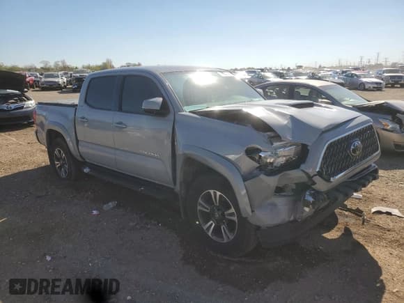 ✅ 2018 Toyota Tacoma SR5 • VIN: 3TMCZ5AN4JM186215 • Лот: 85762395. Опубликован ранее на Copart с пробегом 110 043 миль. Бесплатный доступ к архиву аукционных продаж из США и подробный отчёт об истории автомобиля на DreamBid. Изображение 4.