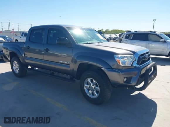 ✅ 2015 Toyota Tacoma PreRunner • VIN: 5TFJU4GN2FX074814 • Лот: 43569323. Опубликован ранее на IAAI с пробегом 132 065 миль. Бесплатный доступ к архиву аукционных продаж из США и подробный отчёт об истории автомобиля на DreamBid. Изображение 1.