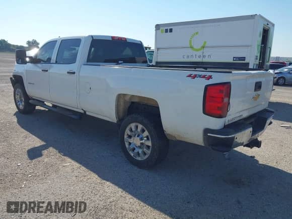 2018 Chevrolet Silverado 2500HD Work Truck z VIN 1GC1KUEG3JF219304, wystawiony jako IAAI lot #43195356 z przebiegiem 190 567 mil mil oraz . Historia ofert i sprzedaży dostępna na DreamBid. Obrazek 3.