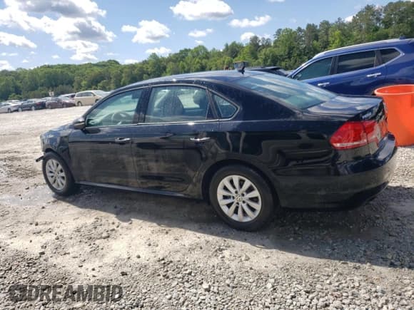 ✅ 2012 Volkswagen Passat S • VIN: 1VWAH7A30CC089678 • Лот: 55632495. Опубликован ранее на Copart с пробегом 107 473 миль. Бесплатный доступ к архиву аукционных продаж из США и подробный отчёт об истории автомобиля на DreamBid. Изображение 2.