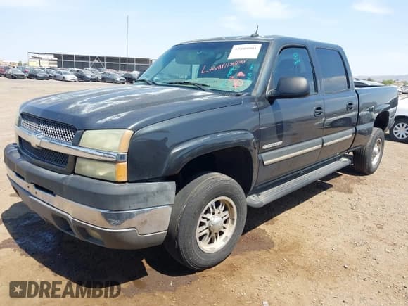 ✅ 2004 Chevrolet Silverado 2500HD Work Truck • VIN: 1GCHC23U44F188576 • Лот: 42809901. Опубликован ранее на IAAI с пробегом 294 216 миль. Бесплатный доступ к архиву аукционных продаж из США и подробный отчёт об истории автомобиля на DreamBid. Изображение 2.