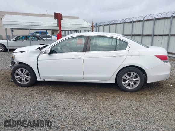 ✅ 2008 Honda Accord LX-P • VIN: 1HGCP26488A131859 • Lot: 43569696. Listed on IAAI with 122,300 mi. Free auction sales archive from the USA and detailed vehicle history report at DreamBid. Image 15.