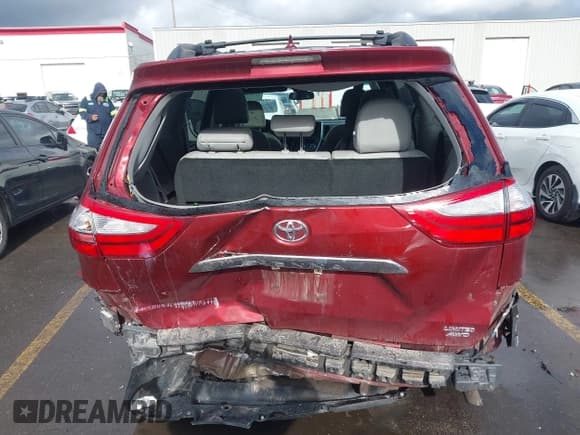 ✅ 2015 Toyota Sienna Limited • VIN: 5TDDK3DC6FS102345 • Lot: 42259242. Listed on IAAI with 77,110 mi. Free auction sales archive from the USA and detailed vehicle history report at DreamBid. Image 17.