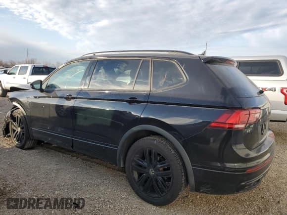 ✅ 2022 Volkswagen Tiguan SE R-Line Black • VIN: 3VV8B7AX4NM011655 • Lot: 93042835. Wystawiony na Copart z przebiegiem 32 455 mil. Bezpłatny archiwum sprzedaży aukcyjnych z USA i szczegółowy raport historii pojazdu na DreamBid. Zdjęcie 2.