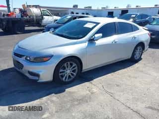 2016 Chevrolet Malibu LT z VIN 1G1ZE5ST0GF292956, wystawiony jako IAAI lot #43545640 z przebiegiem 156 966 mil mil oraz . Historia ofert i sprzedaży dostępna na DreamBid. Obrazek 2.