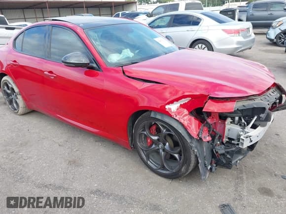 ✅ 2019 Alfa Romeo Giulia Ti Lusso • VIN: ZARFAMBN9K7621664 • Lot: 43467526. Wystawiony na IAAI z przebiegiem Nie podano. Bezpłatny archiwum sprzedaży aukcyjnych z USA i szczegółowy raport historii pojazdu na DreamBid. Zdjęcie 1.