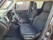 ✅ 2018 Jeep Renegade Altitude • VIN: ZACCJABB5JPJ18889 • Lot: 89709015. Wystawiony na Copart z przebiegiem 110 186 mil. Bezpłatny archiwum sprzedaży aukcyjnych z USA i szczegółowy raport historii pojazdu na DreamBid. Zdjęcie 7.